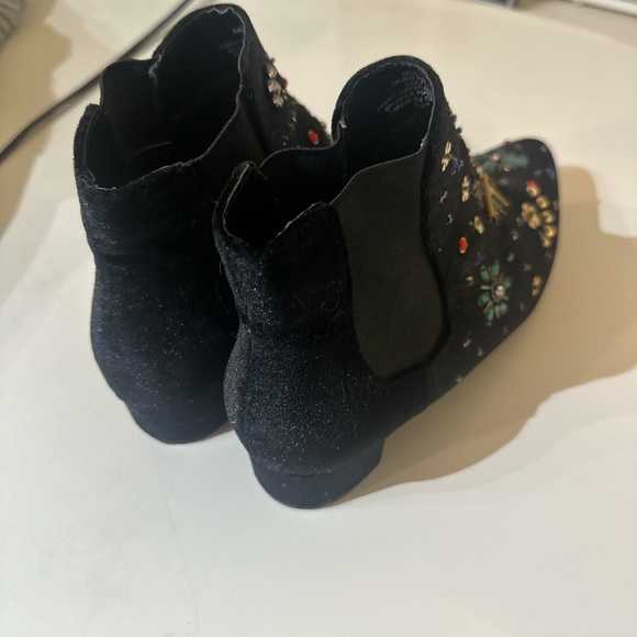 Betsy Johnson embellished ankle boots - Picture 2 of 3